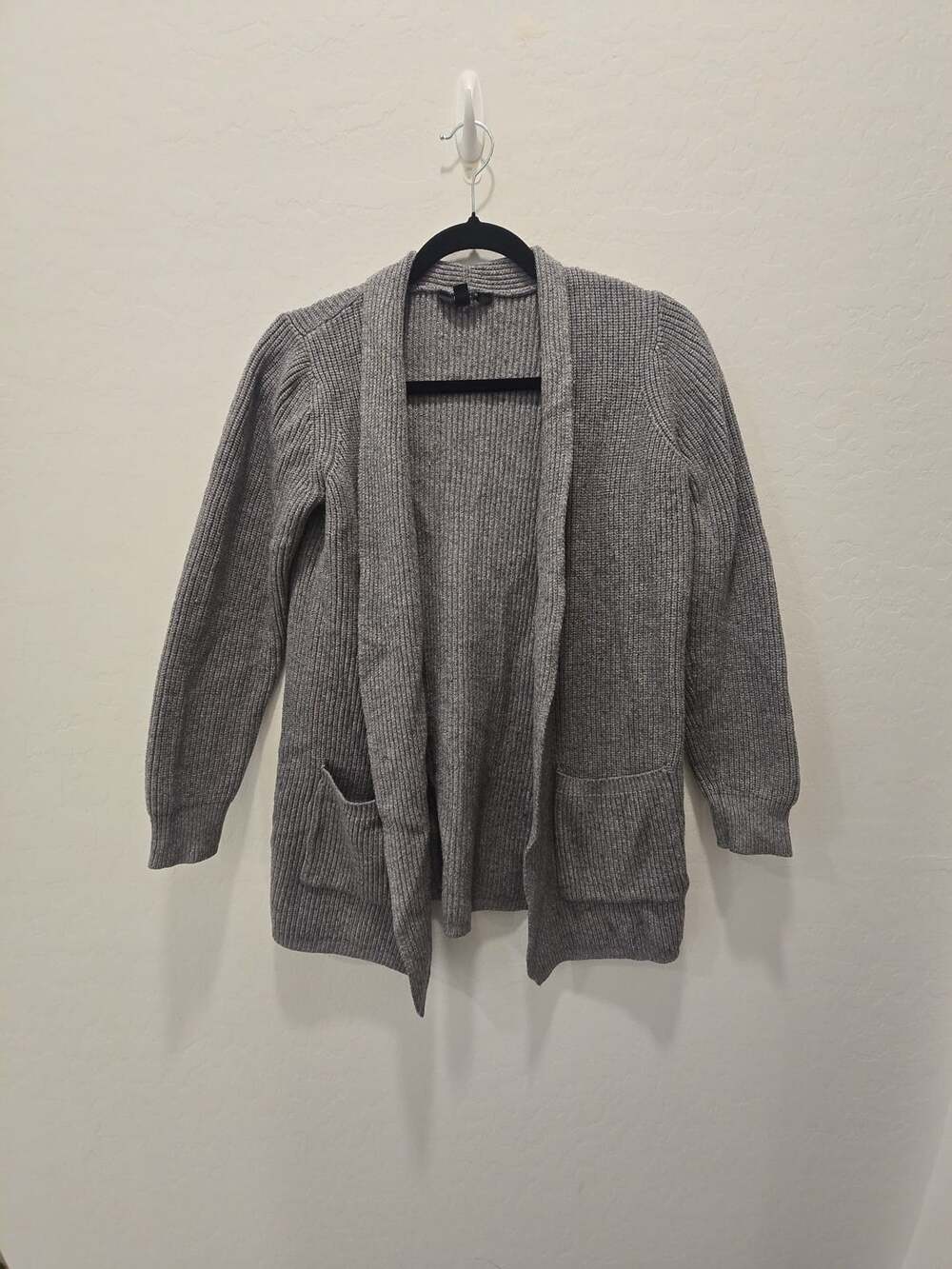 Cyrus Cardigan Sweater Size M Gray Open Front Pocket